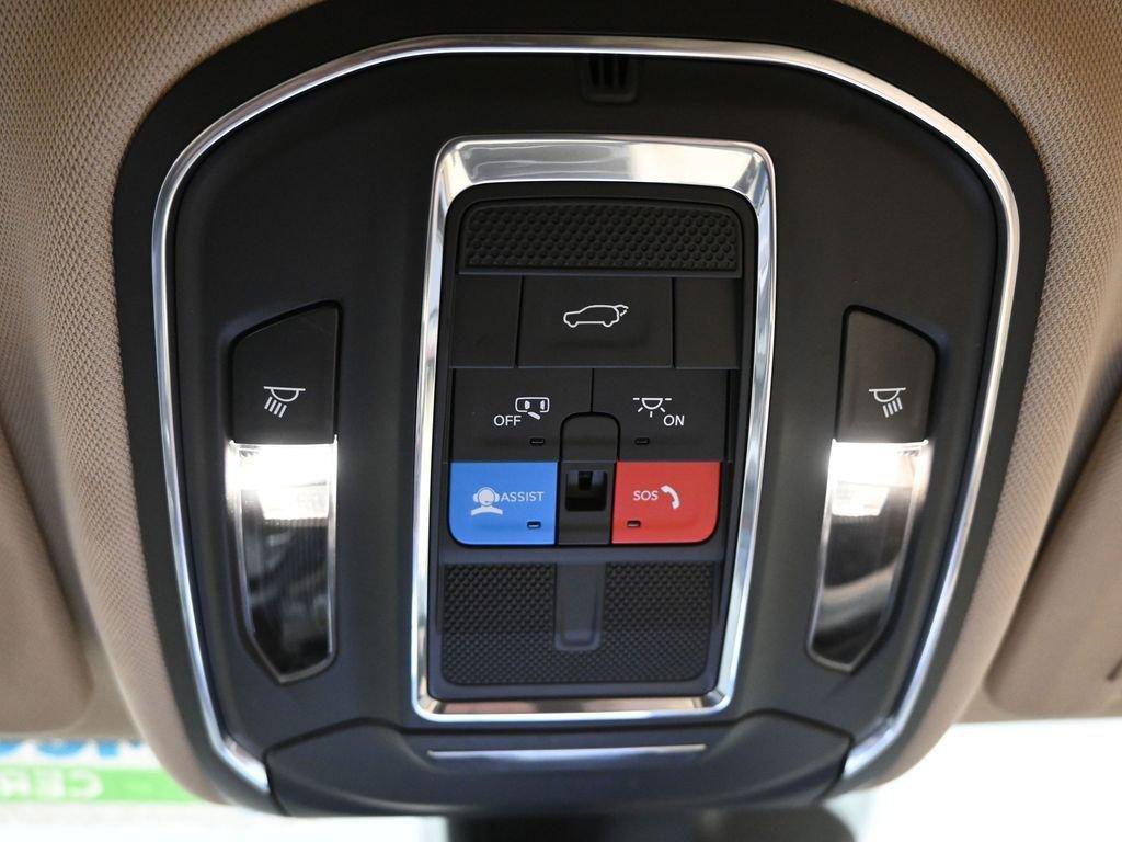 2021 Jeep Grand Cherokee L Vehicle Photo in Cedar Rapids, IA 52402