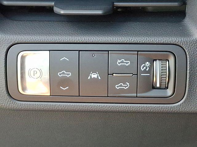 2025 GMC Sierra EV Vehicle Photo in DANBURY, CT 06810-5034