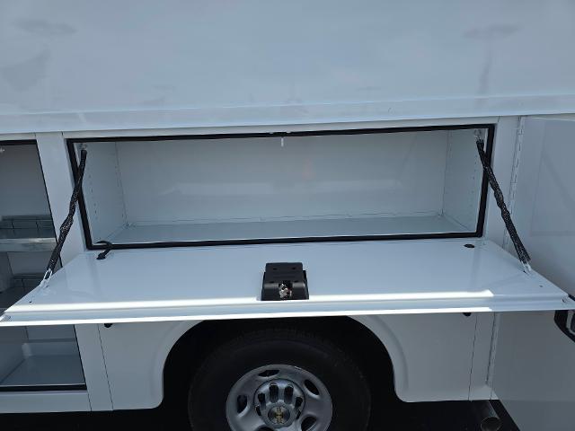 2025 Chevrolet Express Commercial Cutaway Vehicle Photo in INDEPENDENCE, MO 64055-1314