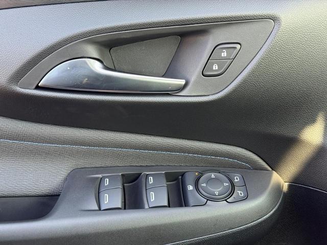 2025 Buick Envista Vehicle Photo in COLUMBIA, MO 65203-3903