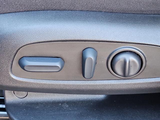 2022 GMC Terrain Vehicle Photo in TREVOSE, PA 19053-4984