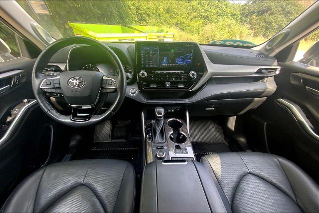 2021 Toyota Highlander Vehicle Photo in KANSAS CITY, MO 64114-4545
