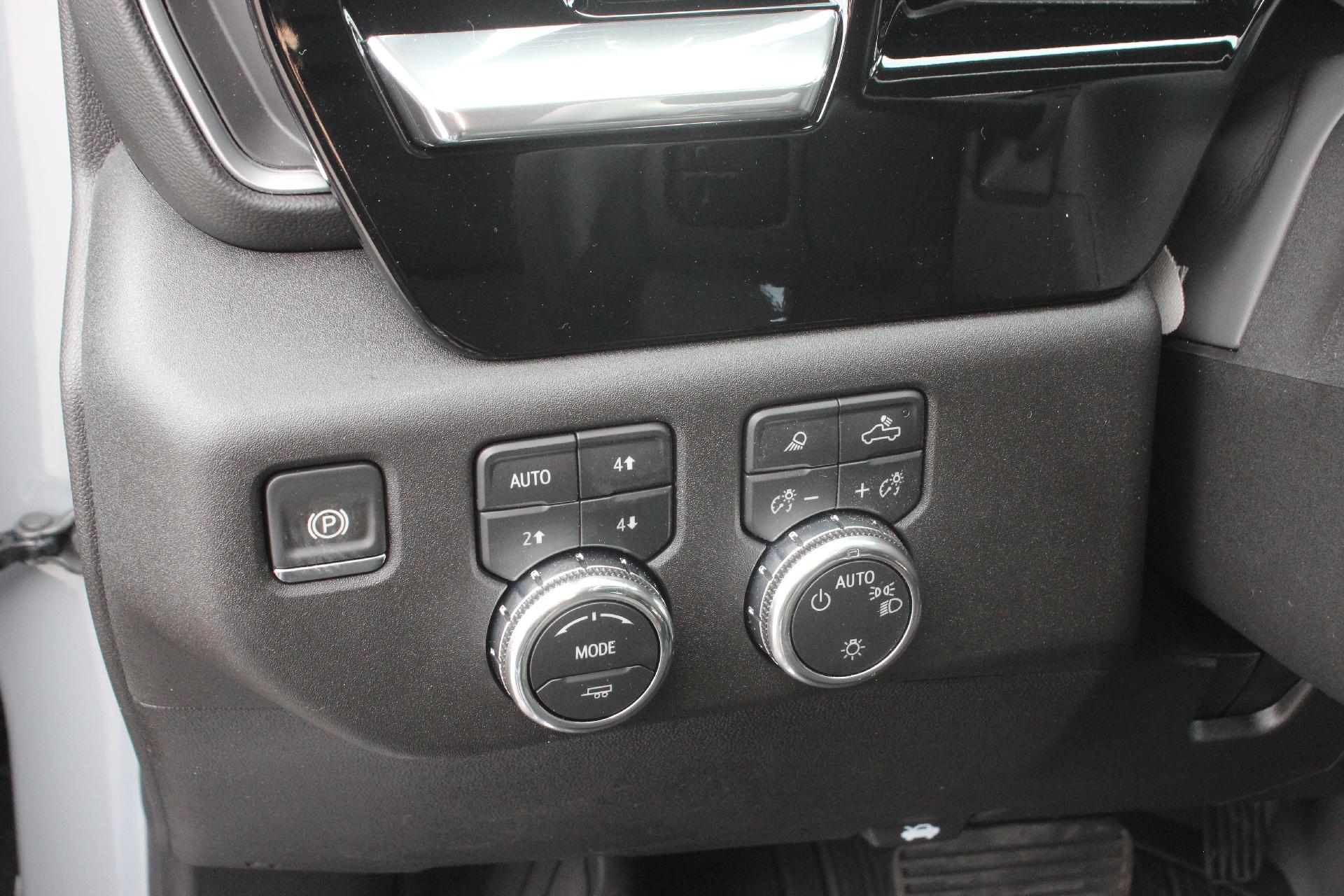 2025 GMC Sierra 1500 Vehicle Photo in AURORA, CO 80012-4011