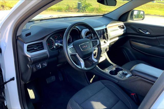2023 GMC Acadia Vehicle Photo in TOPEKA, KS 66609-0000