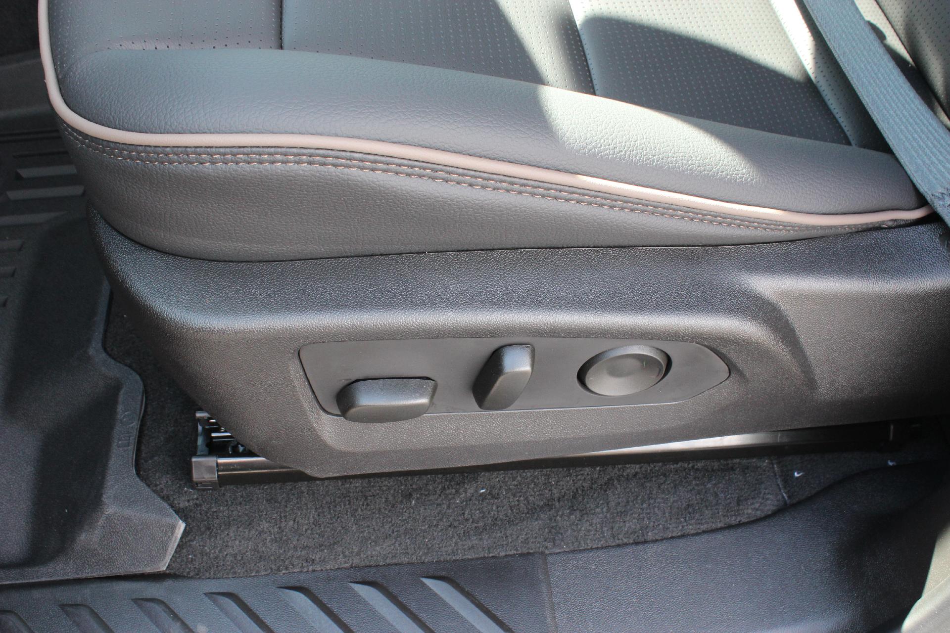 2025 GMC Canyon Vehicle Photo in AURORA, CO 80012-4011