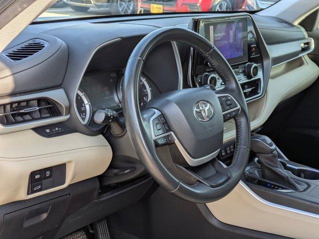 2023 Toyota Highlander Vehicle Photo in San Antonio, TX 78209