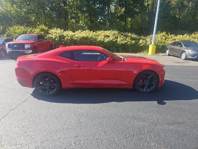 2022 Chevrolet Camaro Vehicle Photo in MOON TOWNSHIP, PA 15108-2571