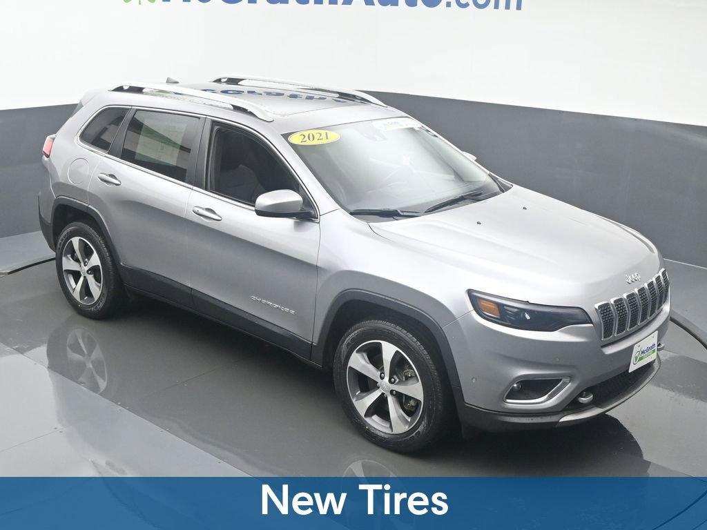 2021 Jeep Cherokee Vehicle Photo in Cedar Rapids, IA 52402