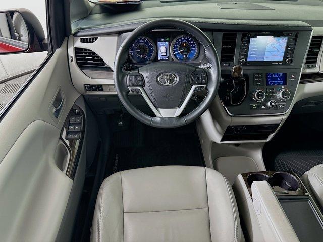 2019 Toyota Sienna Vehicle Photo in Flemington, NJ 08822