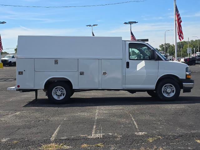 2025 Chevrolet Express Commercial Cutaway Vehicle Photo in INDEPENDENCE, MO 64055-1314
