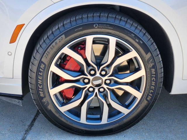 2023 Cadillac XT6 Vehicle Photo in DENTON, TX 76210-9321