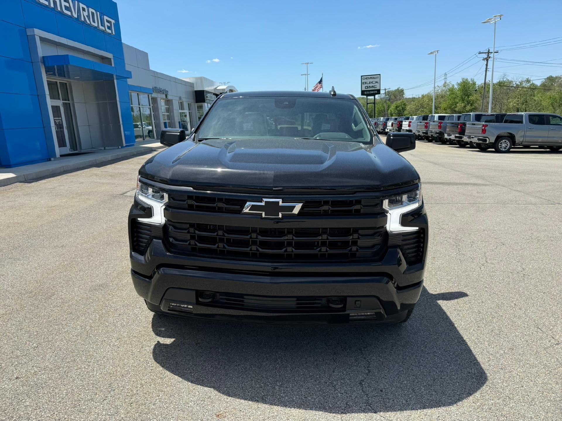 2026 Chevrolet Silverado 1500 photo 8 of 10