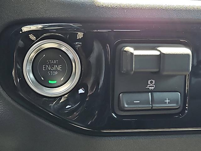 2025 GMC Sierra 2500 HD Vehicle Photo in TREVOSE, PA 19053-4984