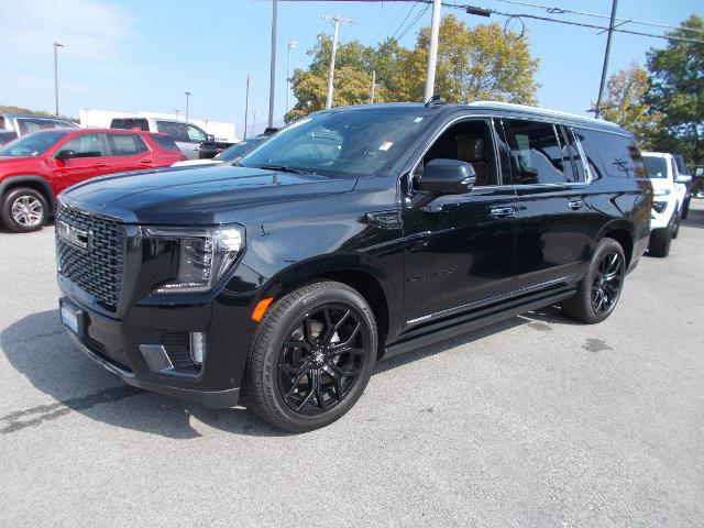 2023 GMC Yukon XL Vehicle Photo in LOWELL, MA 01852-4336