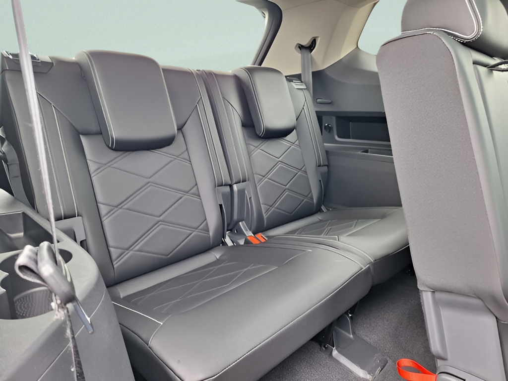 2026 Volkswagen Atlas photo 32 of 36