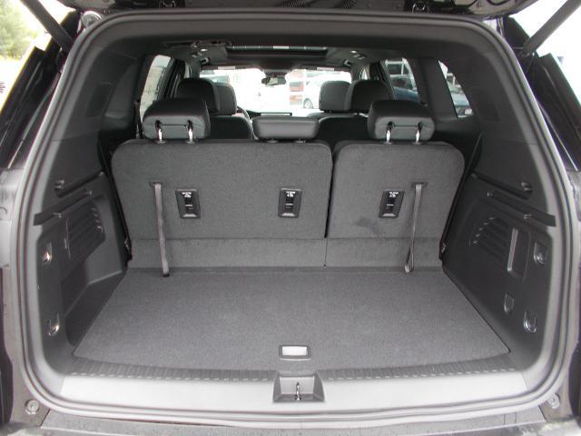 2025 GMC Acadia Vehicle Photo in LOWELL, MA 01852-4336