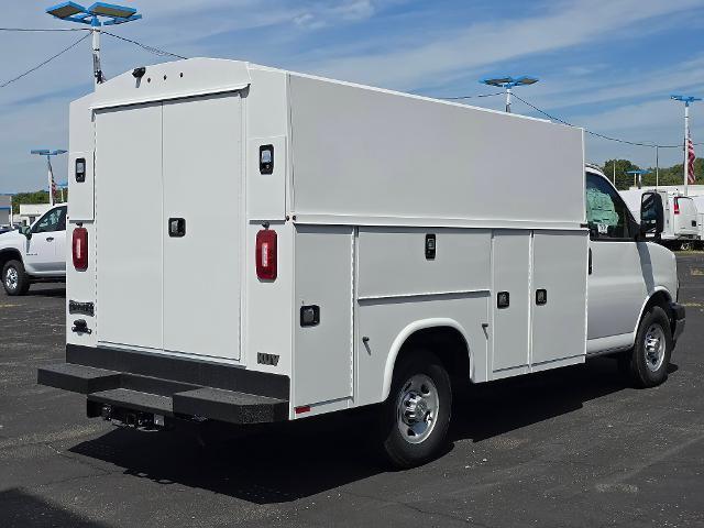 2025 Chevrolet Express Commercial Cutaway Vehicle Photo in INDEPENDENCE, MO 64055-1314
