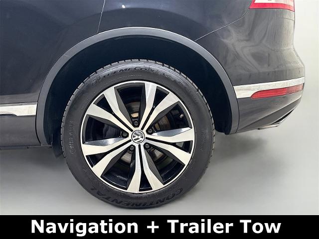 2017 Volkswagen Touareg Vehicle Photo in EVERETT, WA 98203-5662