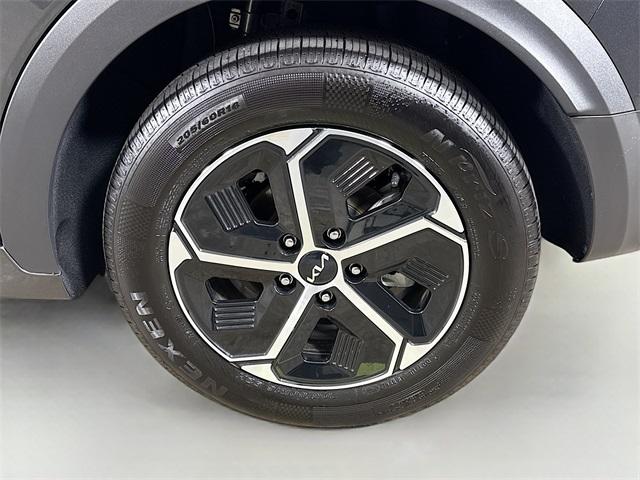 2025 Kia Niro Vehicle Photo in Everett, WA 98204