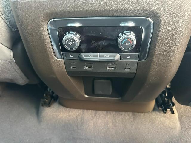 2026 GMC Yukon Vehicle Photo in COLUMBIA, MO 65203-3903