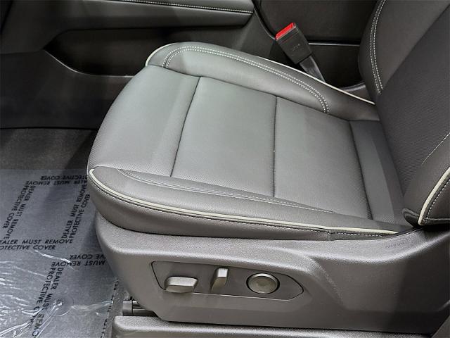 2025 Chevrolet Suburban Vehicle Photo in EVERETT, WA 98203-5662