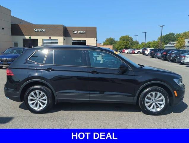 2020 Volkswagen Tiguan Vehicle Photo in Merrillville, IN 46410