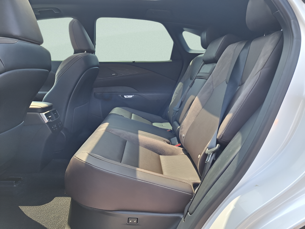2024 Lexus RX photo 11 of 32