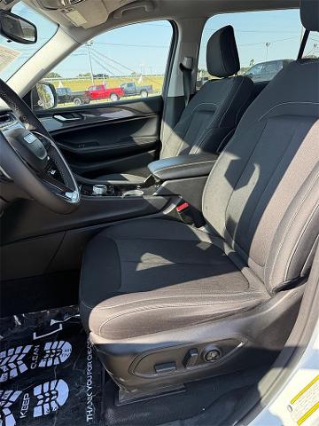 2023 Jeep Grand Cherokee L Vehicle Photo in EASTLAND, TX 76448-3020
