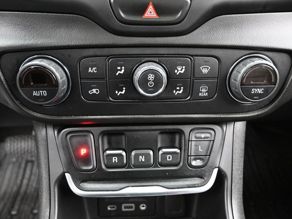 2020 GMC Terrain Vehicle Photo in Cedar Rapids, IA 52402