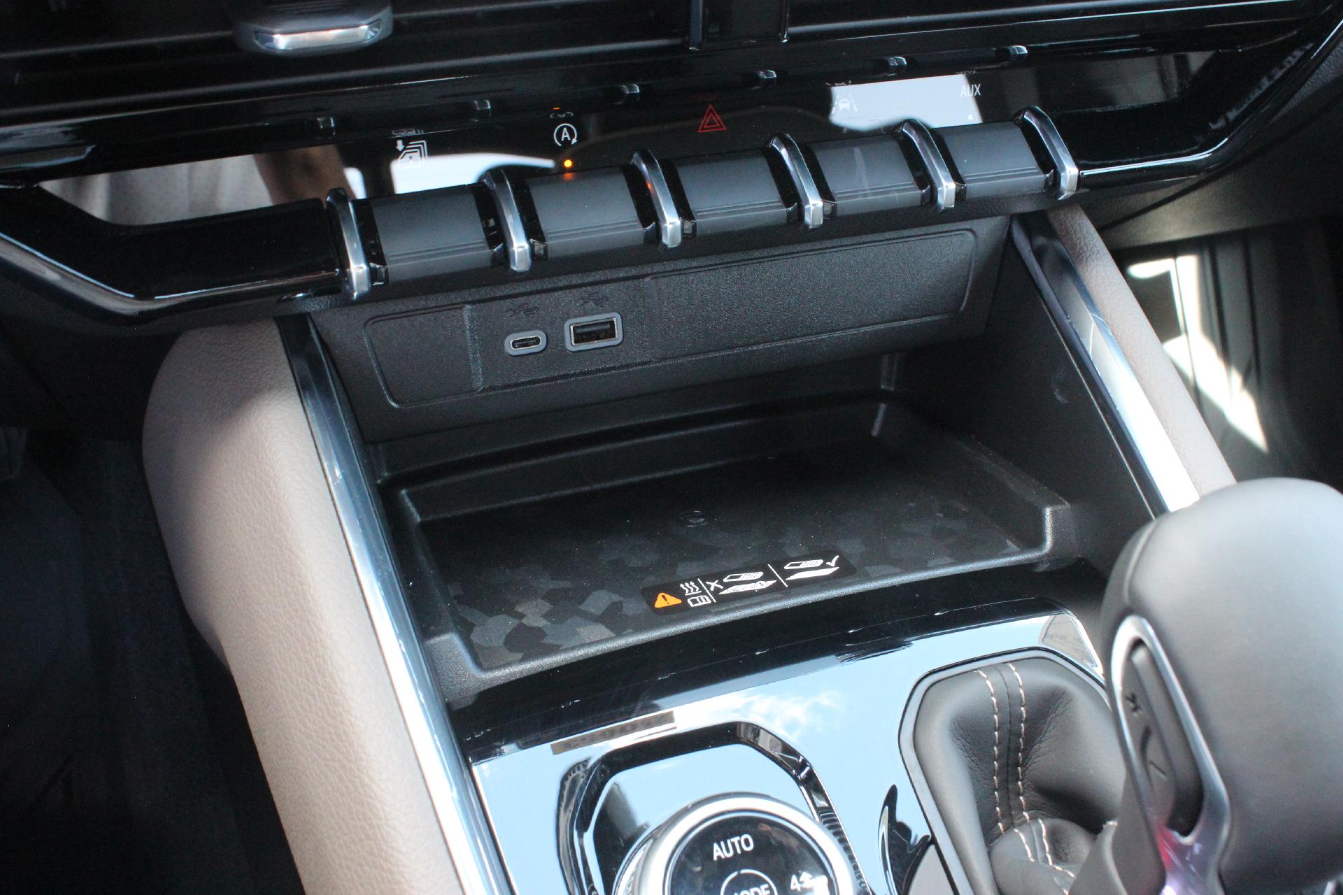 2025 GMC Canyon Vehicle Photo in AURORA, CO 80012-4011