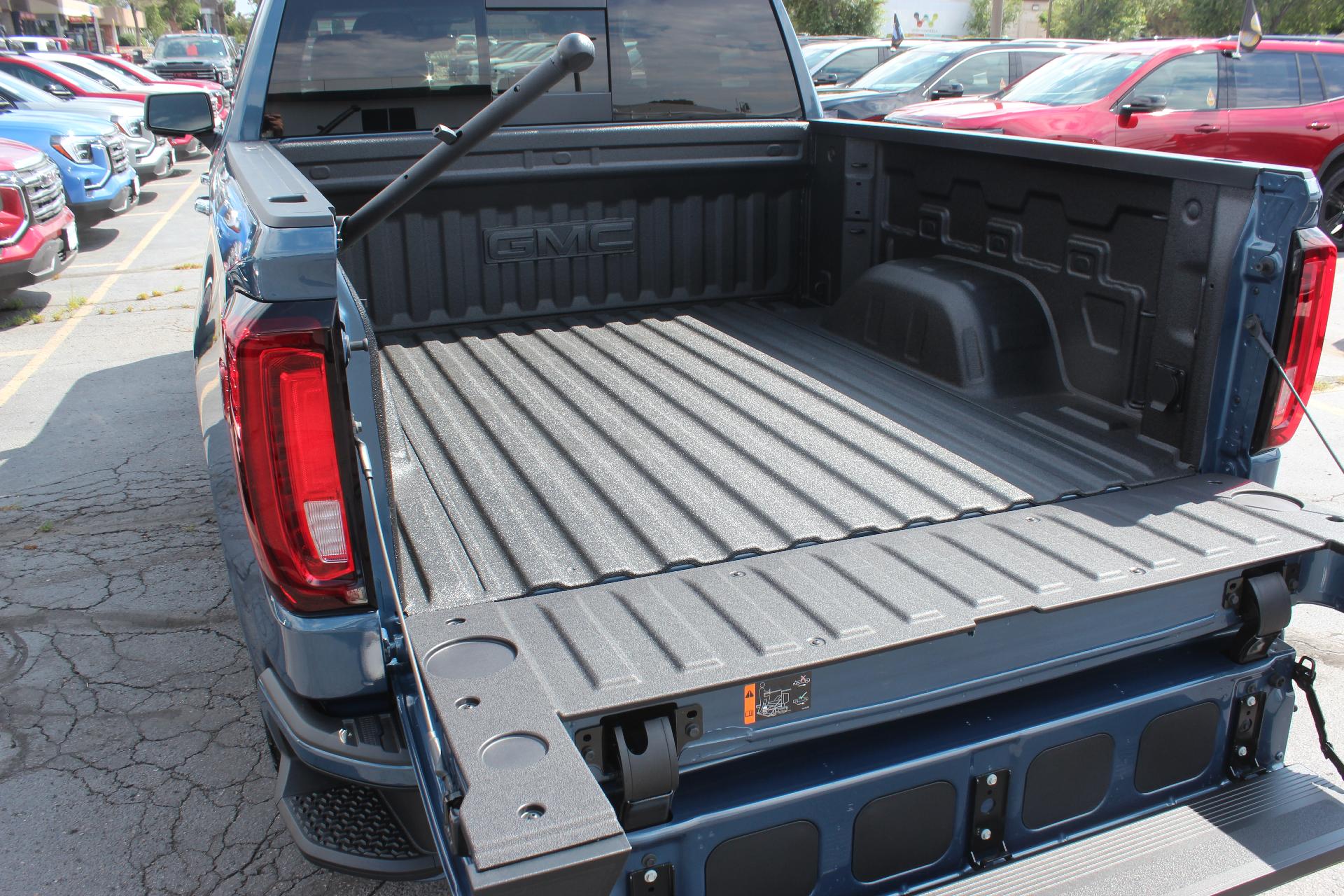 2025 GMC Sierra 1500 Vehicle Photo in AURORA, CO 80012-4011