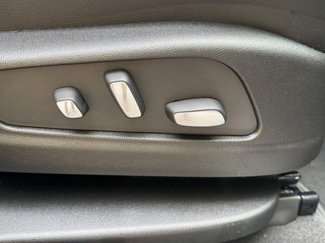 2025 Cadillac XT5 Vehicle Photo in LEOMINSTER, MA 01453-2952