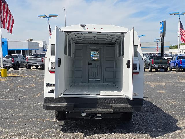 2025 Chevrolet Express Commercial Cutaway Vehicle Photo in INDEPENDENCE, MO 64055-1314