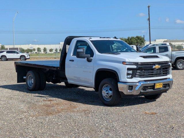 2025 Chevrolet Silverado 3500 HD CC Vehicle Photo in SELMA, TX 78154-1460
