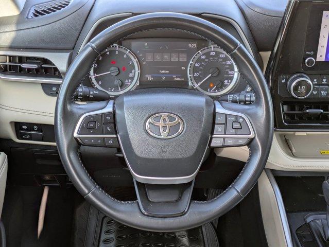 2023 Toyota Highlander Vehicle Photo in San Antonio, TX 78209