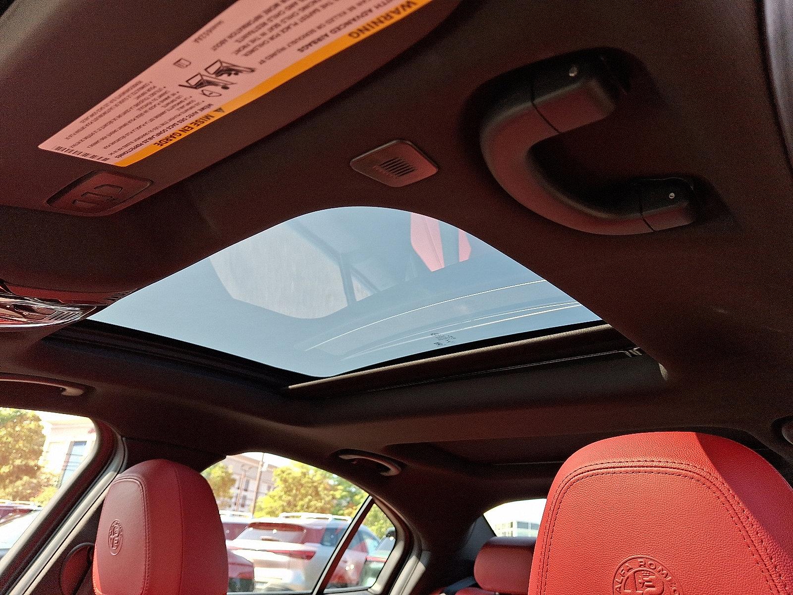 2022 Alfa Romeo Giulia Vehicle Photo in Willow Grove, PA 19090