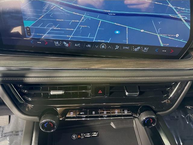 2025 Chevrolet Suburban Vehicle Photo in PUYALLUP, WA 98371-4149