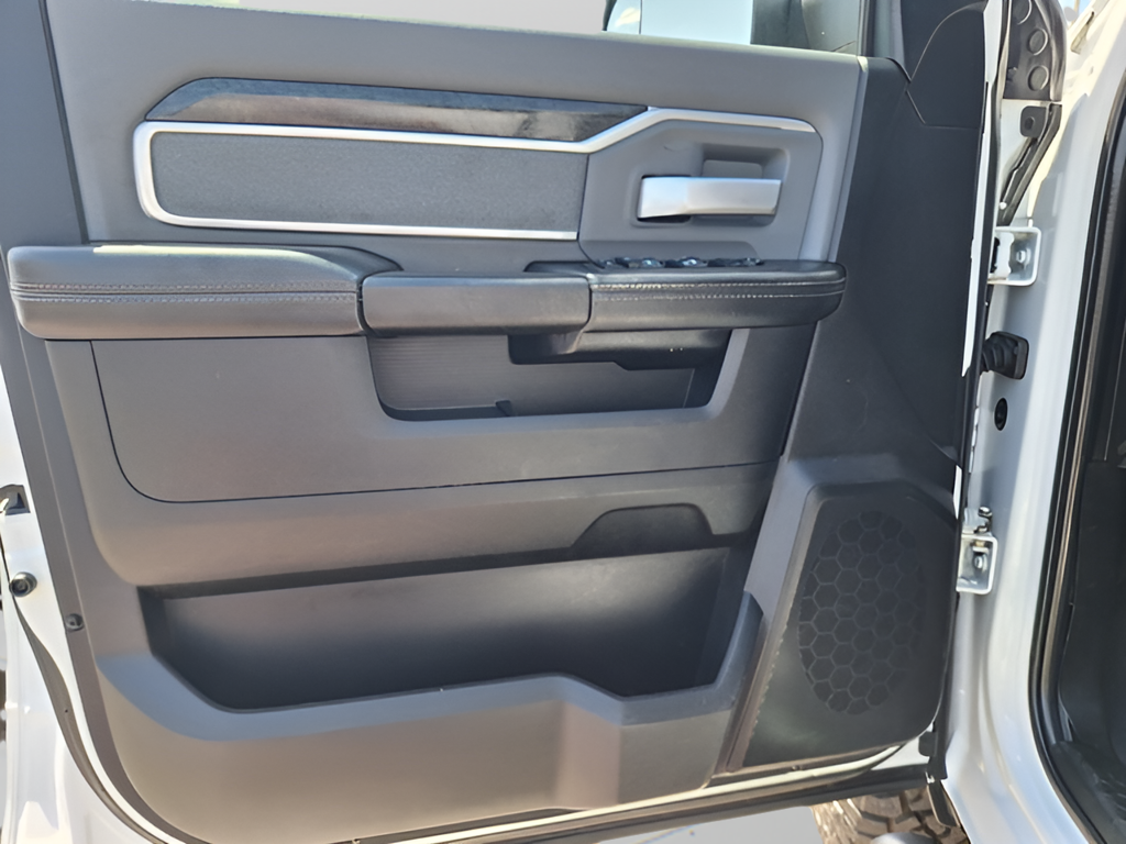 2022 RAM 2500 photo 26 of 28