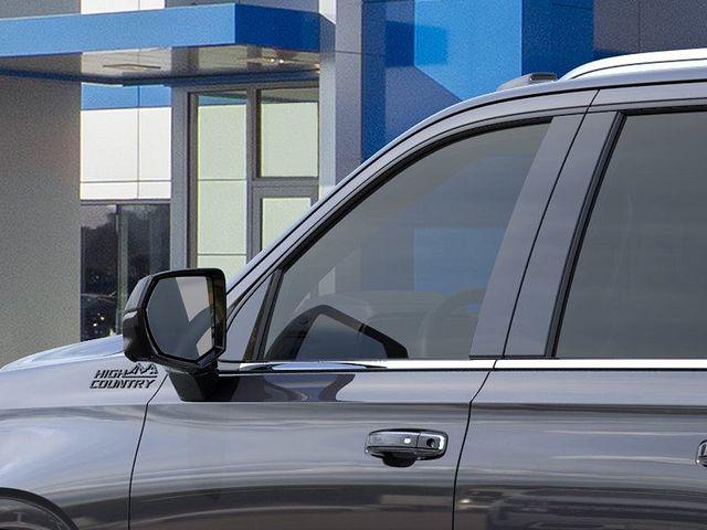 2025 Chevrolet Suburban Vehicle Photo in DANBURY, CT 06810-5034