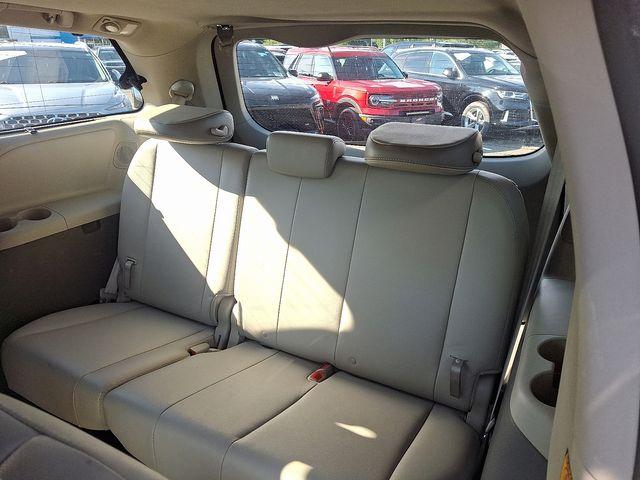 2013 Toyota Sienna Vehicle Photo in DANBURY, CT 06810-5034