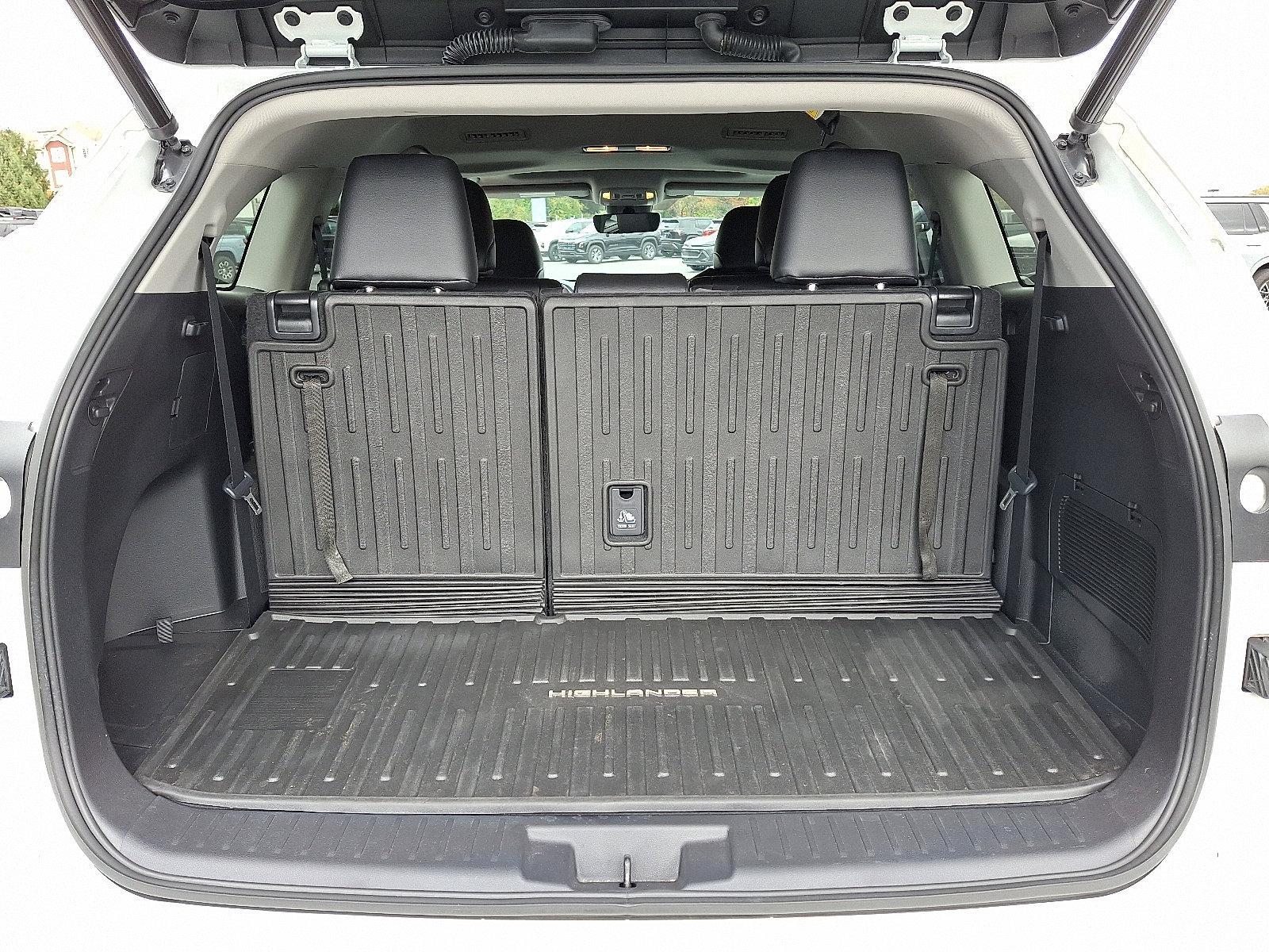 2022 Toyota Highlander Vehicle Photo in BETHLEHEM, PA 18017-9401