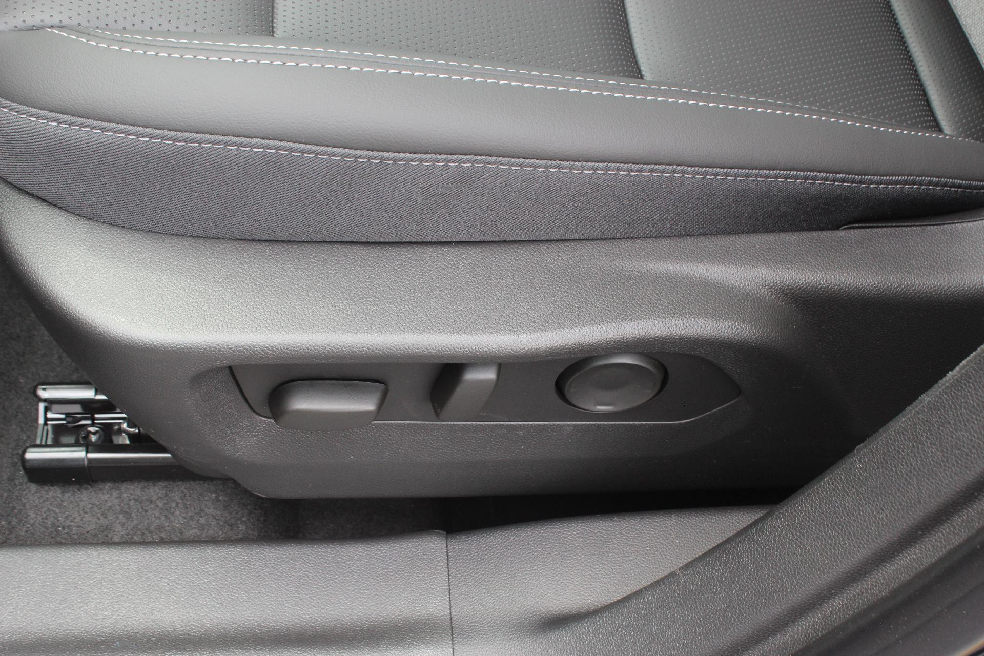2025 Buick Envision Vehicle Photo in AURORA, CO 80012-4011