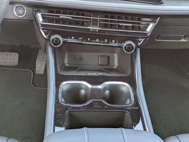 2025 Chevrolet Traverse Vehicle Photo in BRUNSWICK, GA 31525-1881