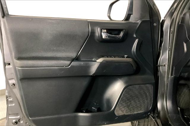 2018 Toyota Tacoma Vehicle Photo in Lees Summit, MO 64086