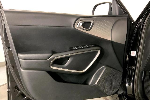 2023 Kia Soul Vehicle Photo in KANSAS CITY, MO 64114-4502