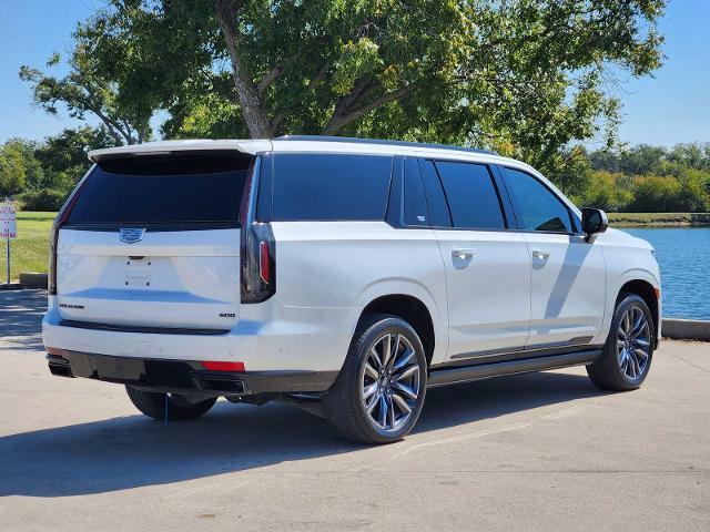 2022 Cadillac Escalade ESV Vehicle Photo in DENTON, TX 76210-9321