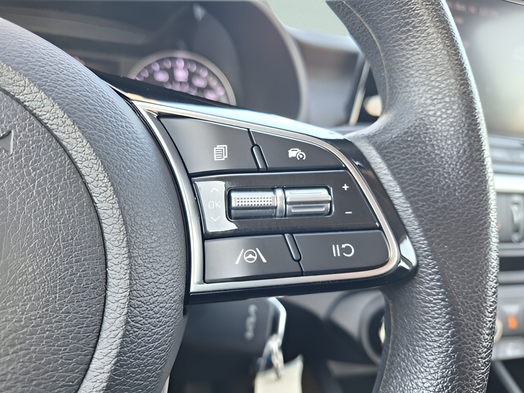2024 Kia Forte photo 17 of 32