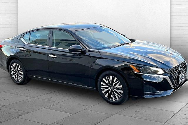 2025 Nissan Altima Vehicle Photo in TOPEKA, KS 66609-0000
