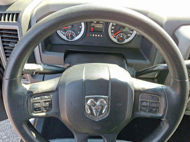 2014 Ram 1500 Vehicle Photo in DANBURY, CT 06810-5034