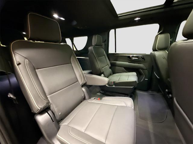 2025 Chevrolet Suburban Vehicle Photo in EVERETT, WA 98203-5662